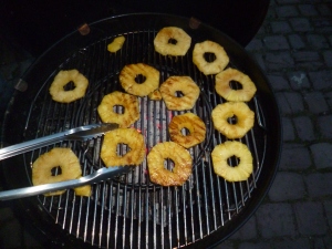 Ananas auf dem Grill